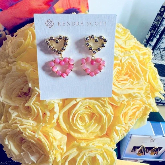 Kendra Scott NWT gorgeous gold and Rose Quartz earrings🩷 - Picture 1 of 2